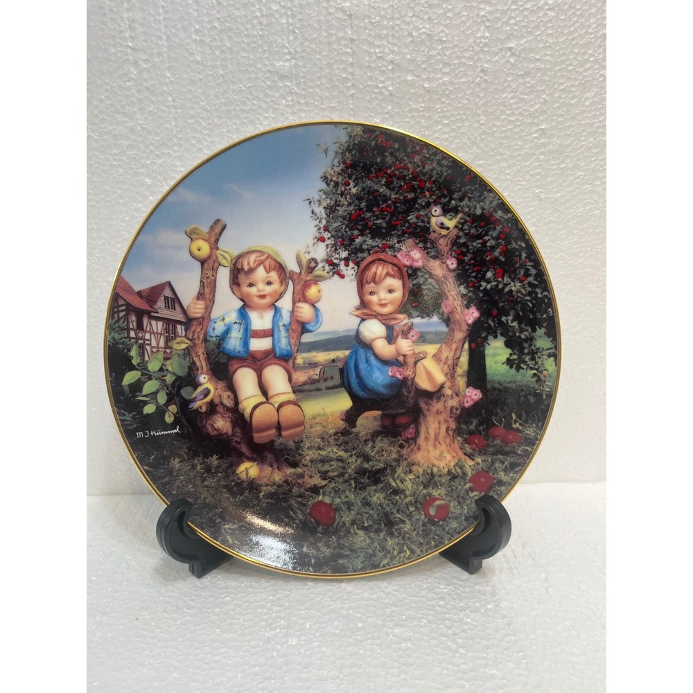 M J Hummel Apple Tree Boy and Girl Little Companions Collector Plate